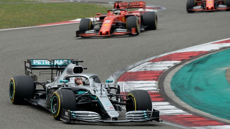 Lewis Hamilton thắng vô số trận cùng Mercedes