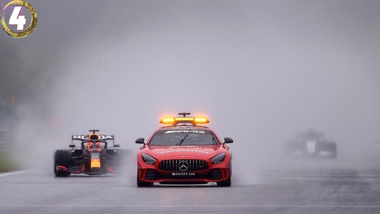 Safety Car xuất hiện ở thời tiết xấu Safety Car xuất hiện ở thời tiết xấu