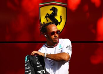 Lewis Hamilton sẽ chuyển qua Ferrari vào năm 2025