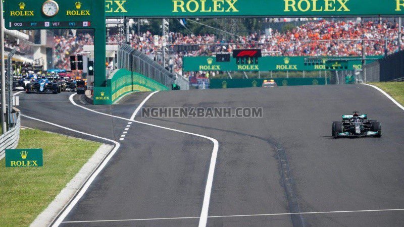 Lewis Hamilton xuất phát 1 mình ở Hungary 2021 Lewis Hamilton xuất phát 1 mình ở Hungary 2021