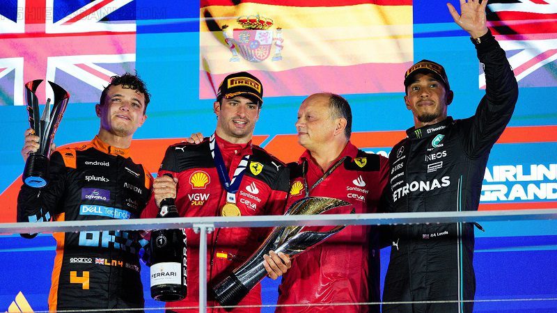 Bộ 3 Podium gồm Sainz, Norris và Hamilton Bộ 3 Podium gồm Sainz, Norris và Hamilton
