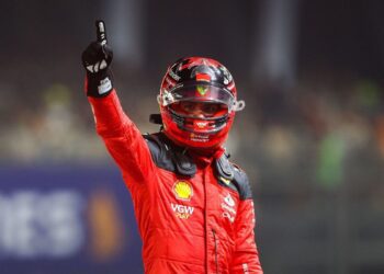 Sainz thắng trường đua Singapore 2023